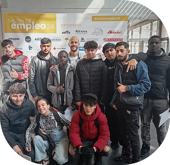 Grupo de jovenes en feria de empleo